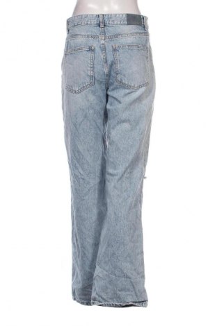 Γυναικείο Τζίν Bershka, Μέγεθος M, Χρώμα Μπλέ, Τιμή 18,99 €