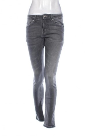 Γυναικείο Τζίν Bershka, Μέγεθος S, Χρώμα Γκρί, Τιμή 8,99 €