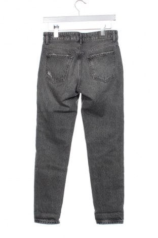 Dámské džíny  Bershka, Velikost XS, Barva Šedá, Cena  366,00 Kč