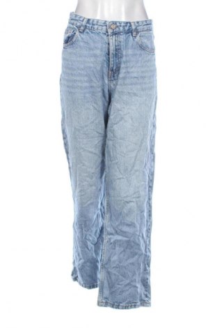 Γυναικείο Τζίν Bershka, Μέγεθος M, Χρώμα Μπλέ, Τιμή 7,99 €