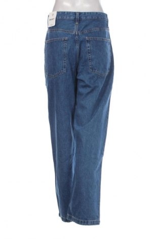 Damskie jeansy Bershka, Rozmiar M, Kolor Niebieski, Cena 150,99 zł