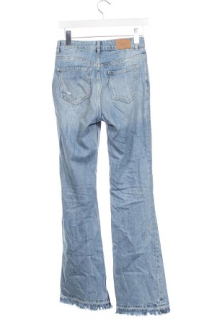 Dámské džíny  Bershka, Velikost XS, Barva Modrá, Cena  469,00 Kč
