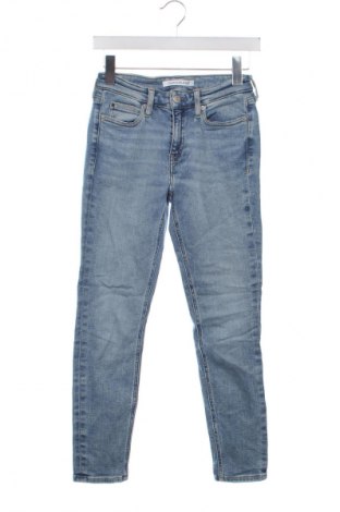 Damskie jeansy Calvin Klein Jeans, Rozmiar XS, Kolor Niebieski, Cena 222,99 zł