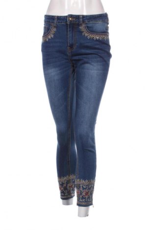 Blugi de femei Desigual, Mărime M, Culoare Multicolor, Preț 197,37 Lei