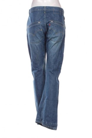 Дамски дънки Levi's, Размер M, Цвят Син, Цена 75,99 лв.