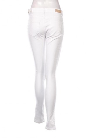 Damskie jeansy ONLY, Rozmiar M, Kolor Biały, Cena 252,99 zł