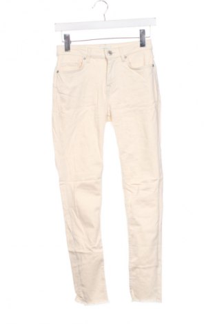 Damskie jeansy ONLY, Rozmiar S, Kolor ecru, Cena 111,99 zł