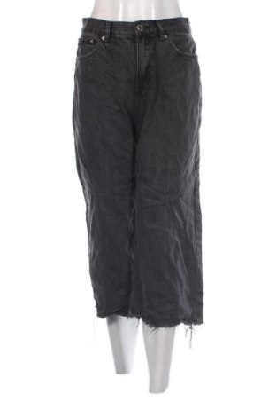Damskie jeansy Pull&Bear, Rozmiar M, Kolor Czarny, Cena 45,99 zł