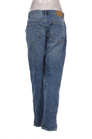 Damskie jeansy Pull&Bear, Rozmiar M, Kolor Niebieski, Cena 95,99 zł