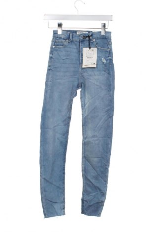 Damskie jeansy Pull&Bear, Rozmiar XXS, Kolor Niebieski, Cena 60,99 zł