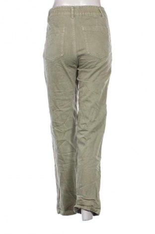 Damskie jeansy Pull&Bear, Rozmiar S, Kolor Zielony, Cena 95,99 zł