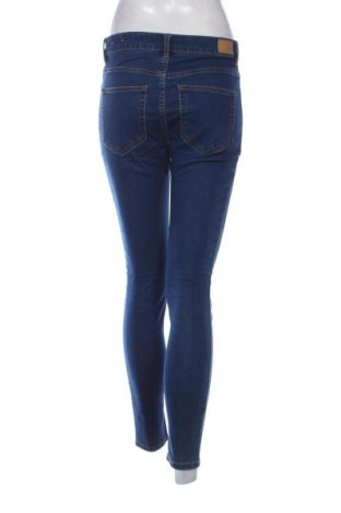Damskie jeansy Pull&Bear, Rozmiar M, Kolor Niebieski, Cena 38,99 zł