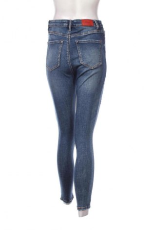 Damskie jeansy Stradivarius, Rozmiar L, Kolor Niebieski, Cena 95,99 zł