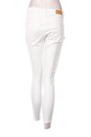 Blugi de femei Stradivarius, Mărime M, Culoare Alb, Preț 98,99 Lei