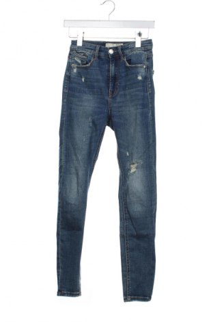 Dámske džínsy  Stradivarius, Veľkosť XS, Farba Modrá, Cena  15,95 €