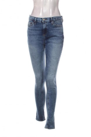 Дамски дънки Tommy Jeans, Размер M, Цвят Син, Цена 169,99 лв.