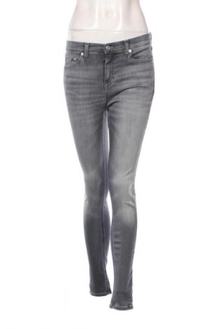 Damskie jeansy Tommy Jeans, Rozmiar S, Kolor Szary, Cena 564,99 zł