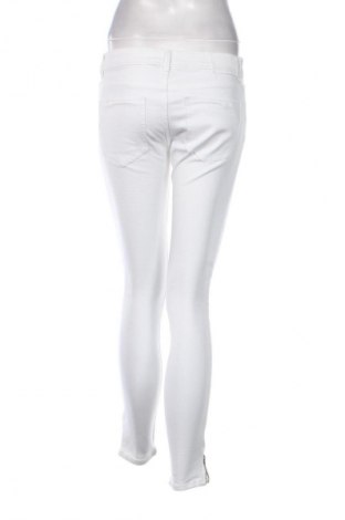 Dámske džínsy  Zara, Veľkosť XL, Farba Biela, Cena  13,81 €