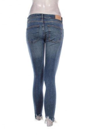 Blugi de femei Zara, Mărime S, Culoare Albastru, Preț 91,99 Lei