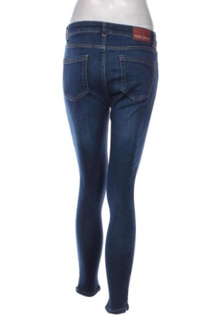 Damskie jeansy Zara, Rozmiar M, Kolor Niebieski, Cena 62,02 zł