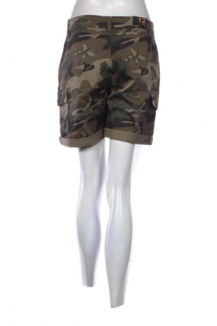 Dámske kraťasy  Bench, Veľkosť M, Farba Viacfarebná, Cena  39,00 €