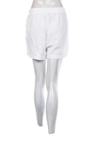 Pantaloni scurți de femei Charlie Paige, Mărime XL, Culoare Alb, Preț 64,99 Lei