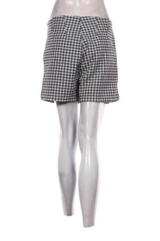 Pantaloni scurți de femei Guess, Mărime M, Culoare Multicolor, Preț 230,99 Lei