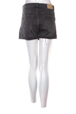Damskie szorty H&M, Rozmiar M, Kolor Czarny, Cena 51,99 zł