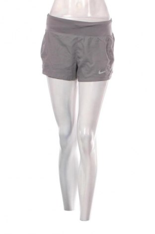 Női rövidnadrág Nike, Méret S, Szín Szürke, Ár 9 219 Ft