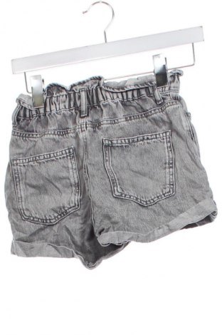 Pantaloni scurți de femei ONLY, Mărime XS, Culoare Gri, Preț 41,99 Lei