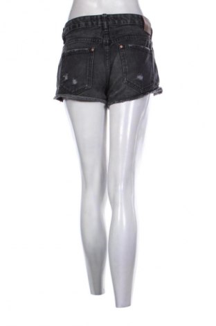 Damen Shorts Pull&Bear, Größe M, Farbe Grau, Preis € 11,99