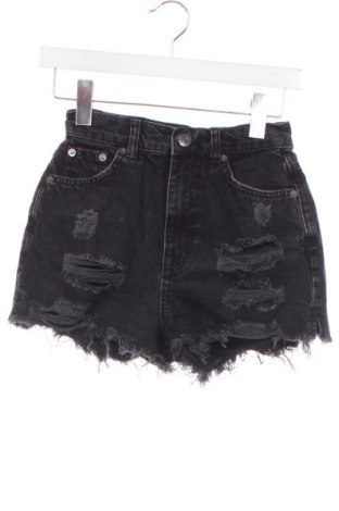 Γυναικείο κοντό παντελόνι Pull&Bear, Μέγεθος XXS, Χρώμα Μαύρο, Τιμή 11,99 €