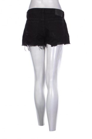 Dámske kraťasy  Pull&Bear, Veľkosť M, Farba Čierna, Cena  11,95 €
