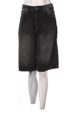 Dámske kraťasy  Pull&Bear, Veľkosť M, Farba Čierna, Cena  11,95 €