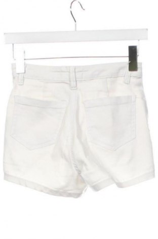 Damen Shorts Terranova, Größe XS, Farbe Weiß, Preis 9,72 €