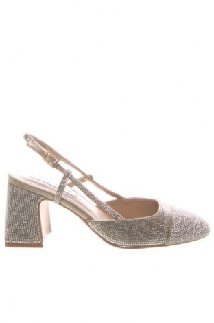 Obuwie damskie Iggy Azalea Steve Madden, Rozmiar 37, Kolor Srebrzysty, Cena 203,99 zł
