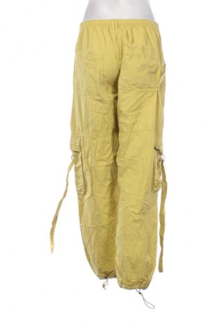 Damskie spodnie Bershka, Rozmiar S, Kolor Żółty, Cena 127,99 zł