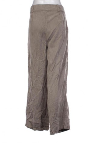 Damenhose Bershka, Größe L, Farbe Grau, Preis € 14,77