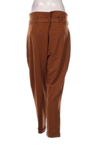 Damskie spodnie Bershka, Rozmiar L, Kolor Brązowy, Cena 95,99 zł