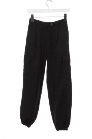 Γυναικείο παντελόνι Bershka, Μέγεθος XS, Χρώμα Μαύρο, Τιμή 9,99 €