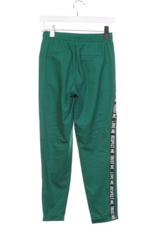 Dámské kalhoty  Bershka, Velikost XS, Barva Zelená, Cena  469,00 Kč