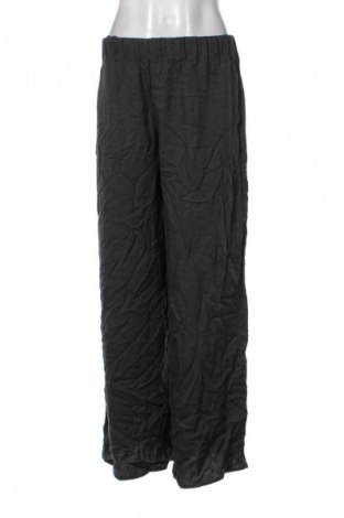 Damenhose Bershka, Größe M, Farbe Grau, Preis € 24,00