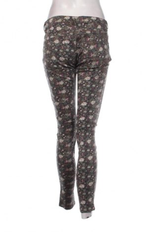 Dámské kalhoty  Pull&Bear, Velikost M, Barva Vícebarevné, Cena  469,00 Kč