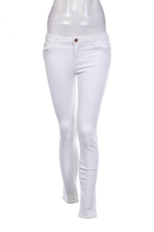 Damenhose Stradivarius, Größe M, Farbe Weiß, Preis € 9,99