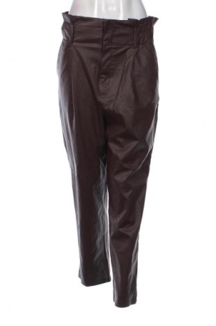 Damenhose Stradivarius, Größe M, Farbe Braun, Preis € 15,99