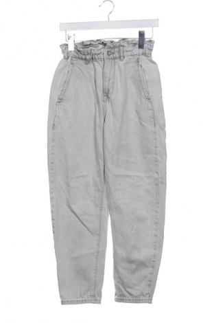 Дамски панталон Zara, Размер XS, Цвят Сребрист, Цена 27,37 лв.