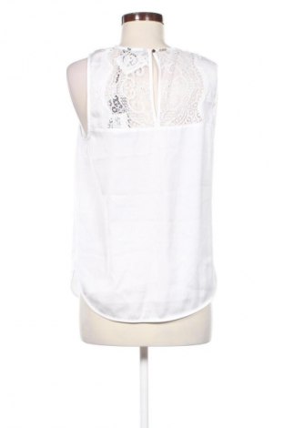 Дамски топ Guess, Размер L, Цвят Бял, Цена 68,99 лв.