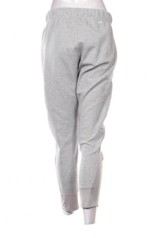 Dámské tepláky Adidas, Velikost L, Barva Šedá, Cena  659,00 Kč