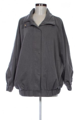 Дамско яке Pull&Bear, Размер S, Цвят Сив, Цена 77,99 лв.