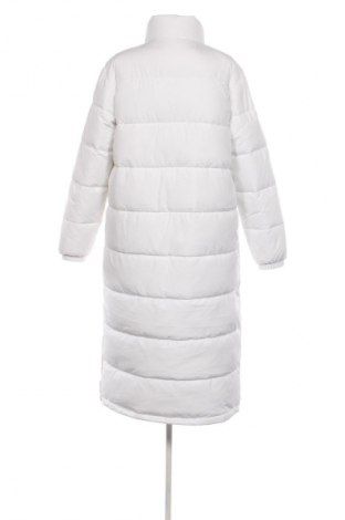 Дамско яке Tommy Jeans, Размер M, Цвят Бял, Цена 394,99 лв.